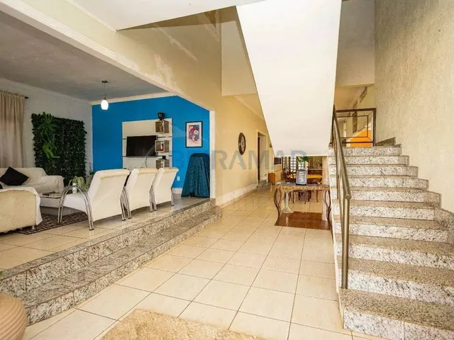 Imagem 2: Casa 5 Quartos, 1 Suíte, Quintal Amplo, 5 Vagas de Garagem para Alugar - Setor