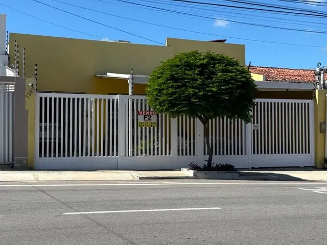 Imagem: A casa possui 5 Dormitórios, 5 Suítes, 4 Banheiros, 3