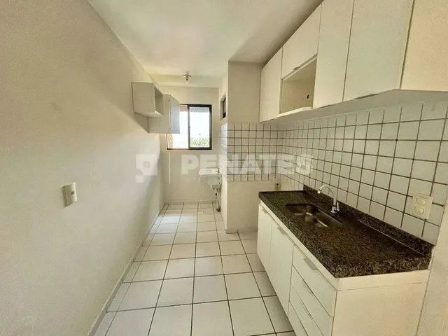 Imagem 3: Apartamento em Candelária no Quatro Estações - 2 Quartos Sendo 1 Suíte Proximo Ao