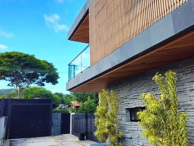 Imagem 2: Bela Casa de 3 Dormitórios À Venda no Campeche Central, Florianópolis
