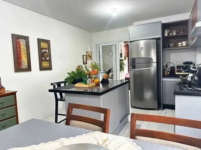 Imagem 11: Casa com 3 Dormitórios Sendo 1 Suíte e 2 Vagas de Garagem - Bairro Campeche
