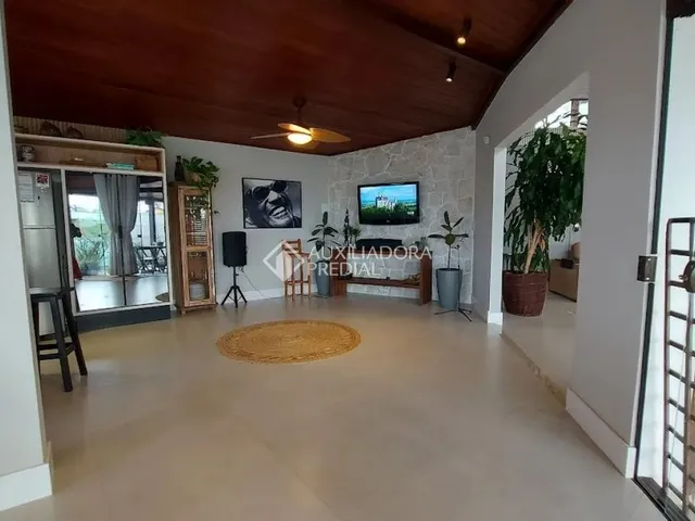 Imagem 5: Casa com 4 Quartos (1 Suíte) no Novo Campeche - Florianópolis -Sc