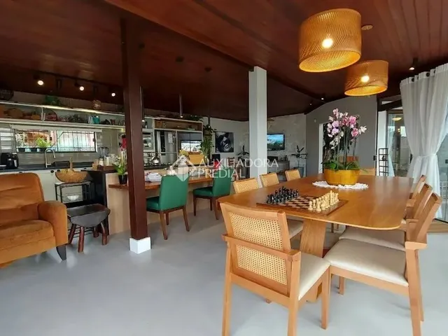 Imagem 6: Casa com 4 Quartos (1 Suíte) no Novo Campeche - Florianópolis -Sc