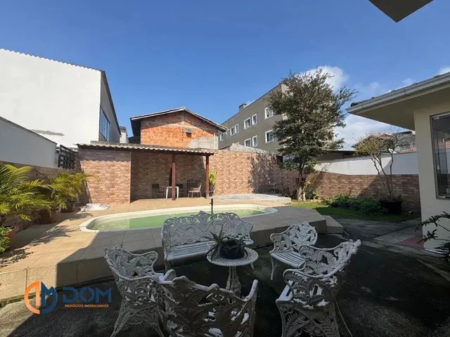 Imagem: Casa com 279M2 de Área Construída Localizada
