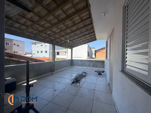 Imagem 2: Casa com 279M2 de Área Construída Localizada Aproximadamente 2,7Km da Praia Dos