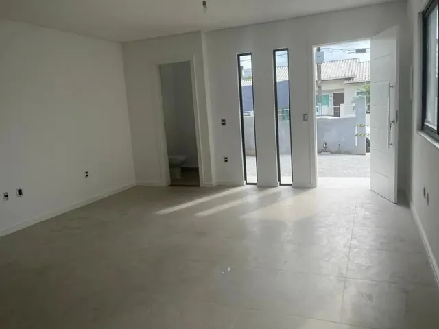 Imagem 3: Casa Geminada com 3 Dormitíos- Carianos- Florianópolis- Sc