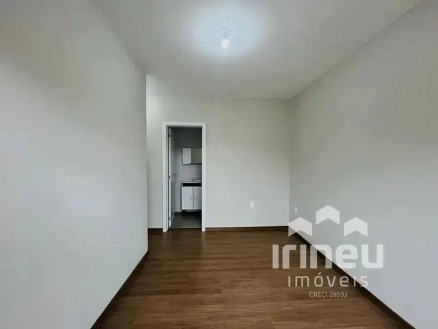 Imagem 5: Casa Residencial com 3 Quartos Sendo 1 Suíte no Vila Nova