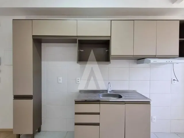 Imagem 3: Apartamento no Bucarein com 2 Quartos, Cozinha com Armários, Sacada com Churrasqueira e 1