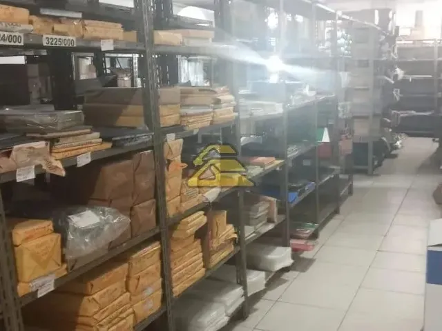 Imagem 3: Centro Galpão / depósito com 4 banheiros