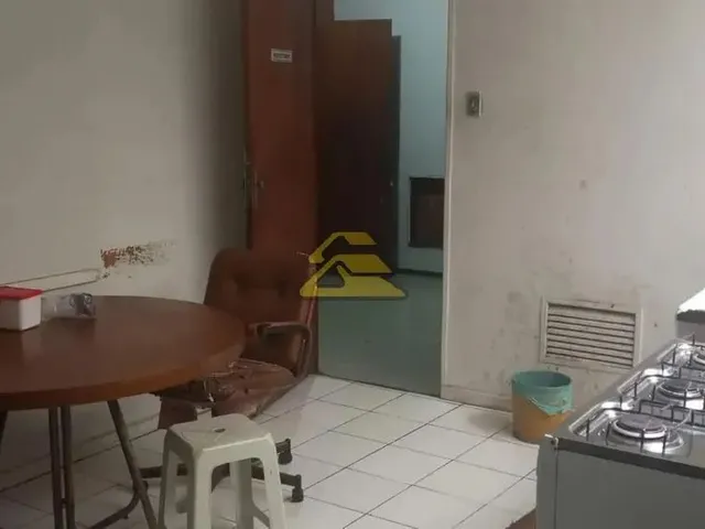 Imagem 15: Centro Galpão / depósito com 4 banheiros