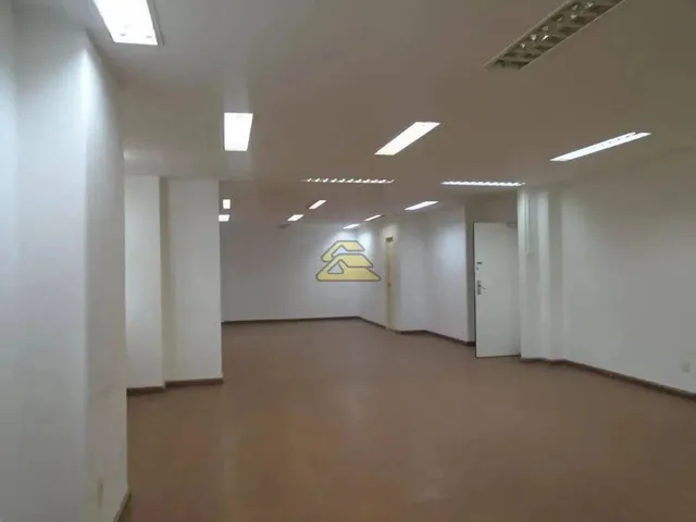 Imagem 5: Centro Galpão / depósito com 2 banheiros