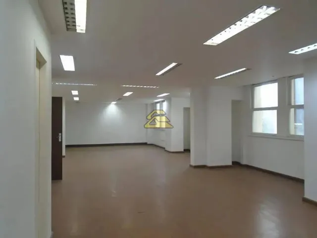 Imagem 3: Centro Galpão / depósito com 2 banheiros