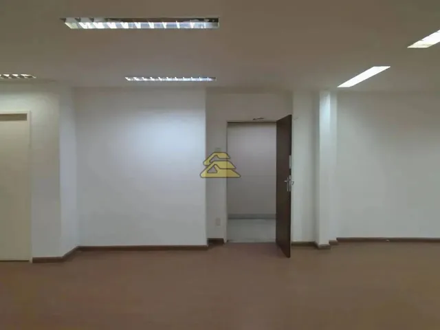 Imagem 13: Centro Galpão / depósito com 2 banheiros