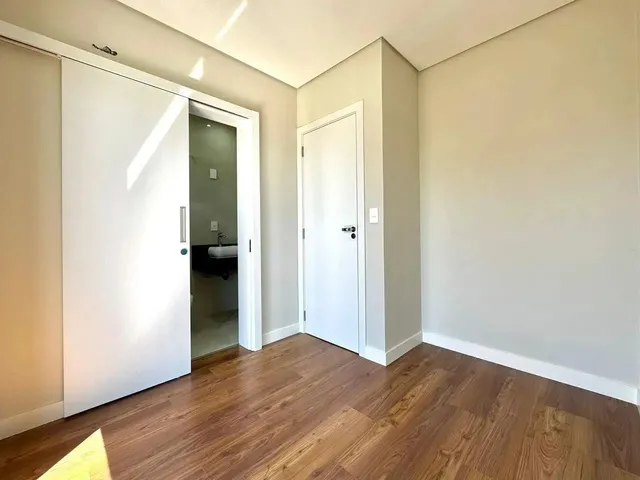 Imagem 16: Abaixo Triplex da Esquina Excelentes Sobrados Triplex de Alto Padrão
