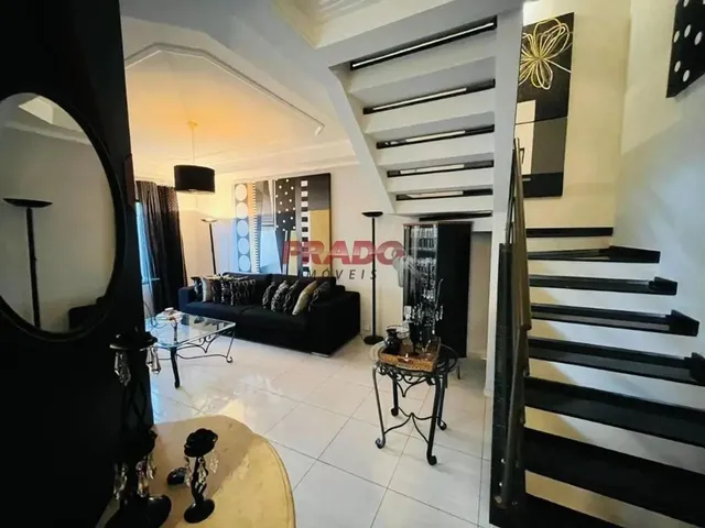 Imagem 16: Sobrado À Venda em Maringá, Jardim Real, com 4 Quartos, com 234 M²