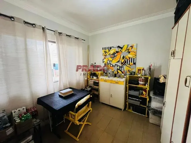 Imagem 3: Sobrado À Venda em Maringá, Jardim Real, com 4 Quartos, com 234 M²