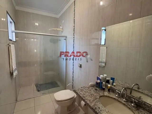Imagem 9: Sobrado À Venda em Maringá, Jardim Real, com 4 Quartos, com 234 M²