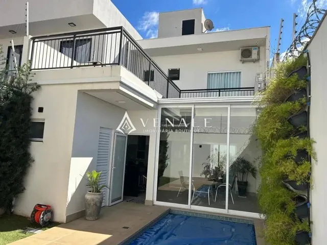 Imagem 1: Sobrado À Venda em Maringá, Jardim Higienópolis, com 3 Quartos, com 205 M²