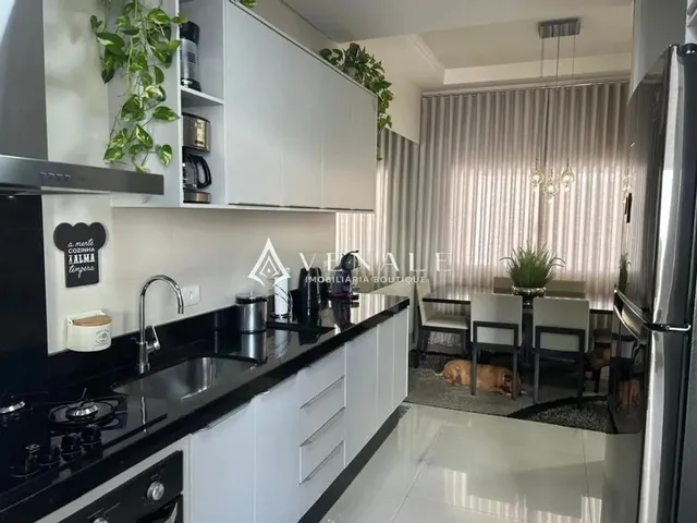 Imagem 7: Sobrado À Venda em Maringá, Jardim Higienópolis, com 3 Quartos, com 205 M²