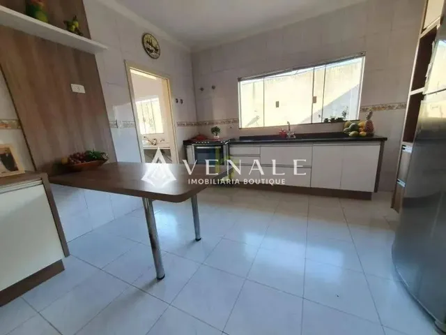 Imagem 5: Casa À Venda em Maringá, Vila Marumby, com 3 Suítes, com 220 M²