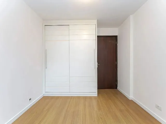 Imagem 2: Apartamento para Aluguel, 3 Quartos, 1 Vaga, Centro Cívico - Curitiba/Pr