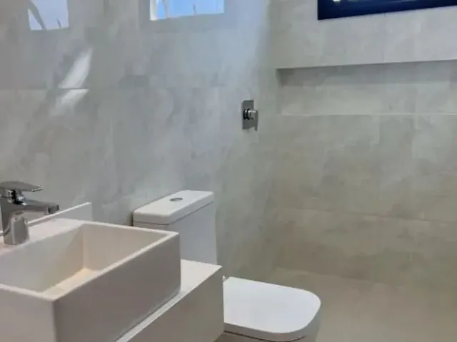 Imagem 4: Sobrado de 234 M² com 04 Quartos Sendo 04 Suítes À Venda no Jardins Sevilha - Goiânia