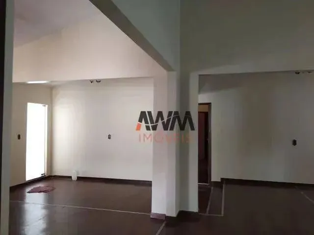 Imagem: Casa com 4 Quartos À Venda, 285 M² por