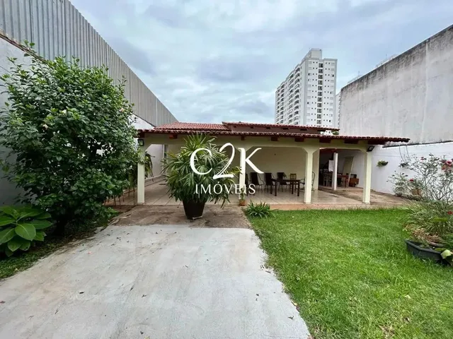 Imagem: Casa Térrea com Amplo Jardim e Área Gourmet