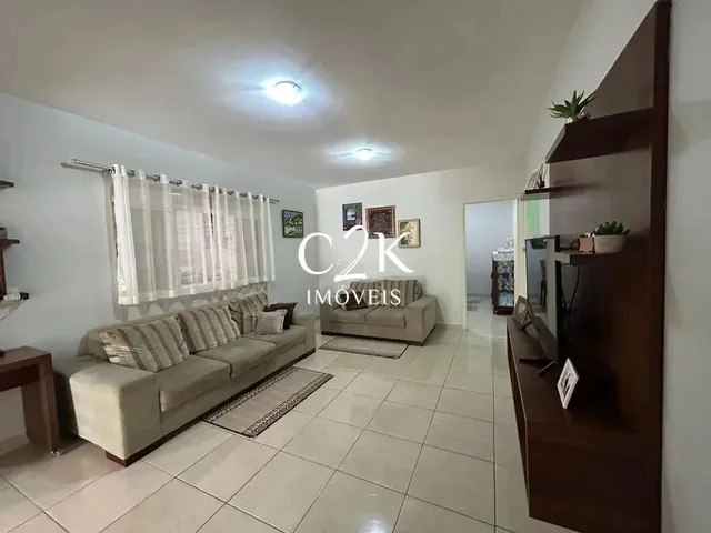 Imagem 9: Casa Térrea com Amplo Jardim e Área Gourmet Setor Sudoeste, Goiânia
