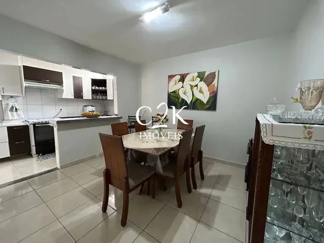 Imagem 10: Casa Térrea com Amplo Jardim e Área Gourmet Setor Sudoeste, Goiânia