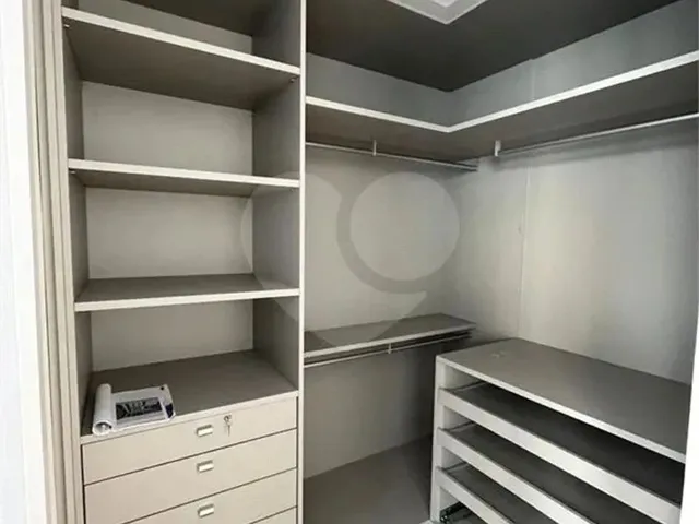Imagem 2: Condomínio com 4 Quartos À Venda em Alphaville Centro Industrial E