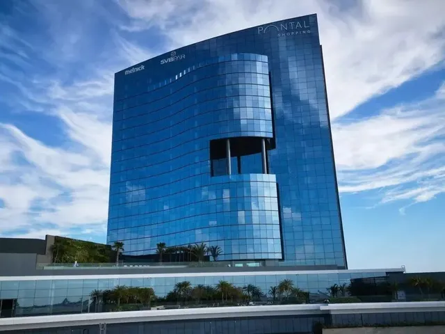 Imagem 7: Sala Comercial com Vista Panorâmica Excepcional