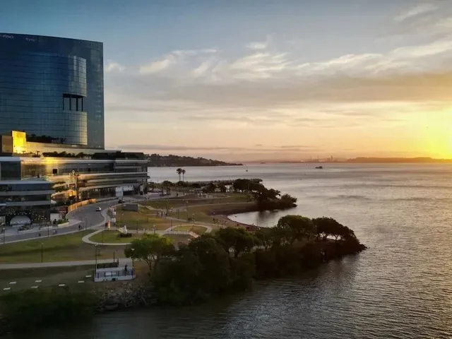 Imagem 2: Sala Comercial com Vista Panorâmica Excepcional