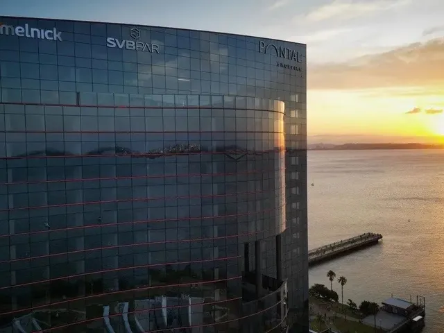 Imagem 16: Sala Comercial com Vista Panorâmica Excepcional