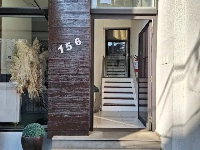 Imagem: Casa Comercial em Menino Deus