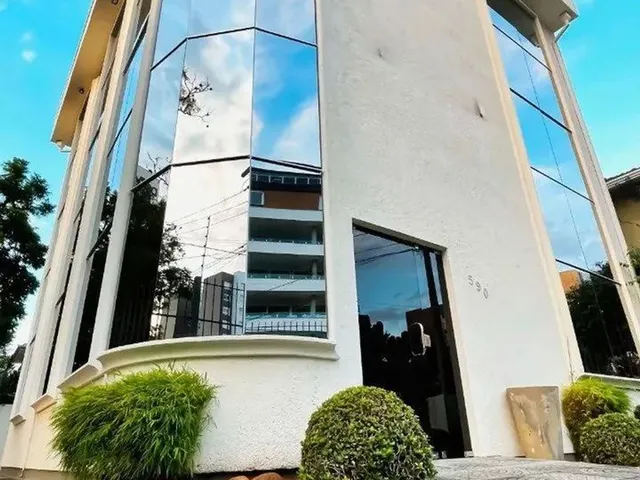 Imagem: Prédio Comercial Menino Deus