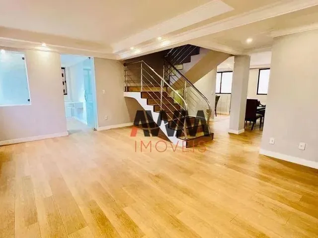 Imagem: Cobertura Triplex com 5 Quartos À Venda