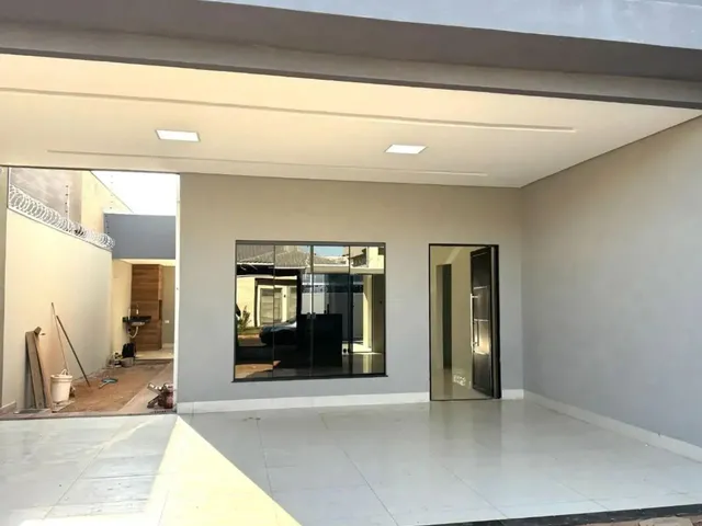 Imagem: A casa possui 3 Dormitórios, 3 Suítes, 2 Banheiros, 2