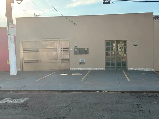 Imagem: A casa possui 3 Dormitórios, 2 Suítes, 3 Banheiros e