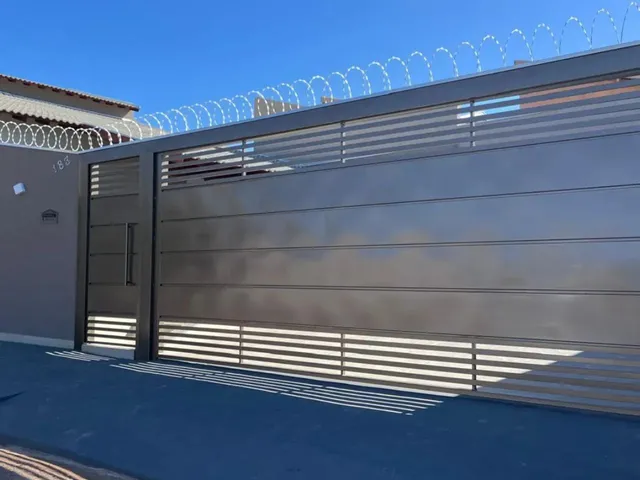 Imagem: Casa Á Venda com 2 Apartamentos, 1 Suíte