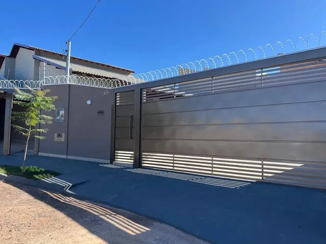 Imagem: A casa possui 1 Dormitório, 4 Suítes, 4 Banheiros, 5
