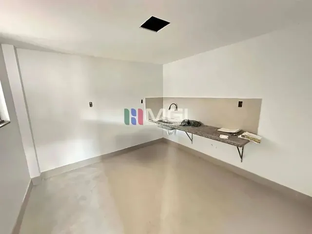 Imagem 10: Casa Comercial no Setor Sul com 6 Salas