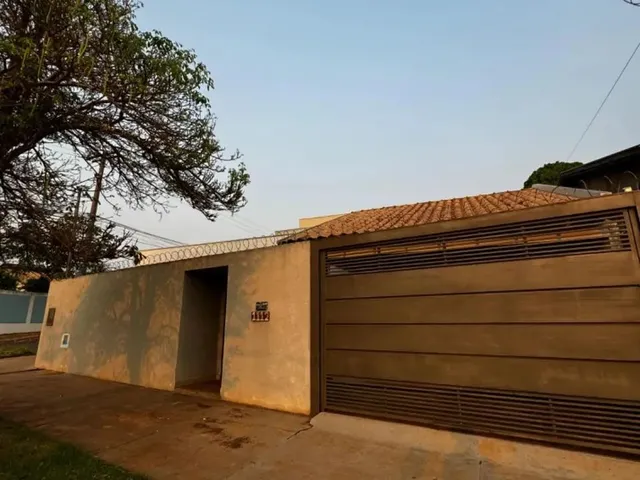 Imagem: Casa de Esquina em Monte Castelo para Venda