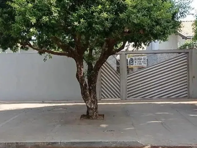 Imagem: A casa possui 3 Dormitórios, 2 Banheiros, 4 Vagas na