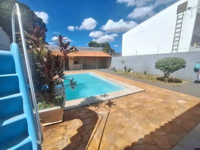 Imagem 8: Térrea para Venda Possui 200 Metros Quadrados com 3 Quartos em Santo Antônio - Campo