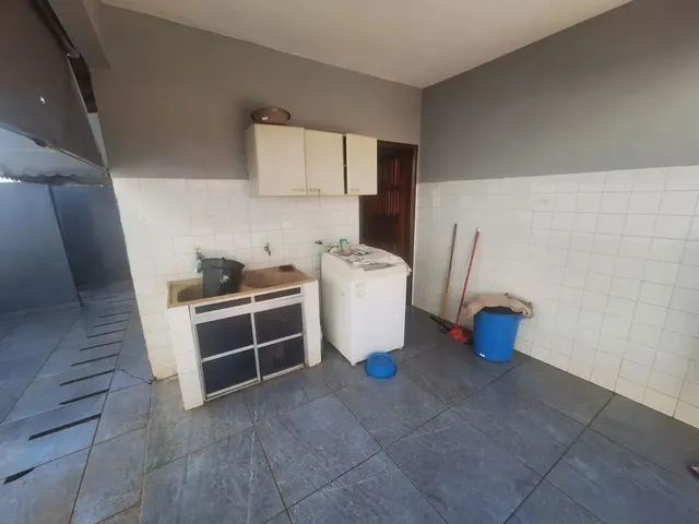 Imagem 5: Térrea para Venda Possui 200 Metros Quadrados com 3 Quartos em Santo Antônio - Campo