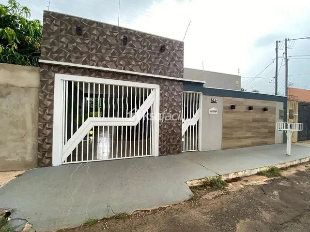 Imagem: A casa possui 3 Dormitórios, 2 Banheiros, 134m² de Área