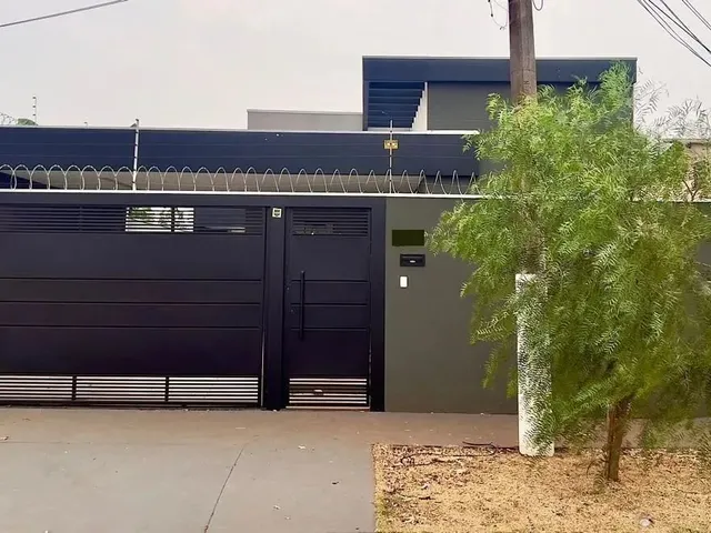 Imagem: A casa possui 1 Dormitório, 2 Suítes, 3 Banheiros, 3