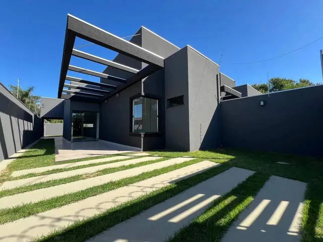 Imagem: A casa possui 2 Dormitórios, 2 Banheiros, 3 Vagas na
