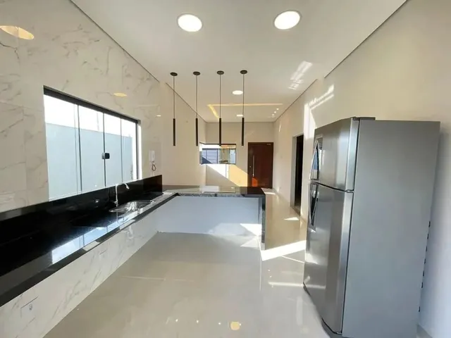 Imagem 3: Casa Térrea 01 Suite com Closet 02 Quartos Piscina Um Luxo de Espaço e Requinte